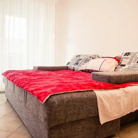 Jere Near Sea Apartment Split