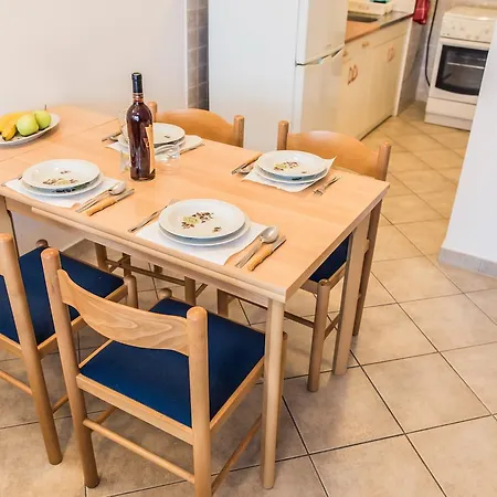 Jere Near Sea Apartment Split